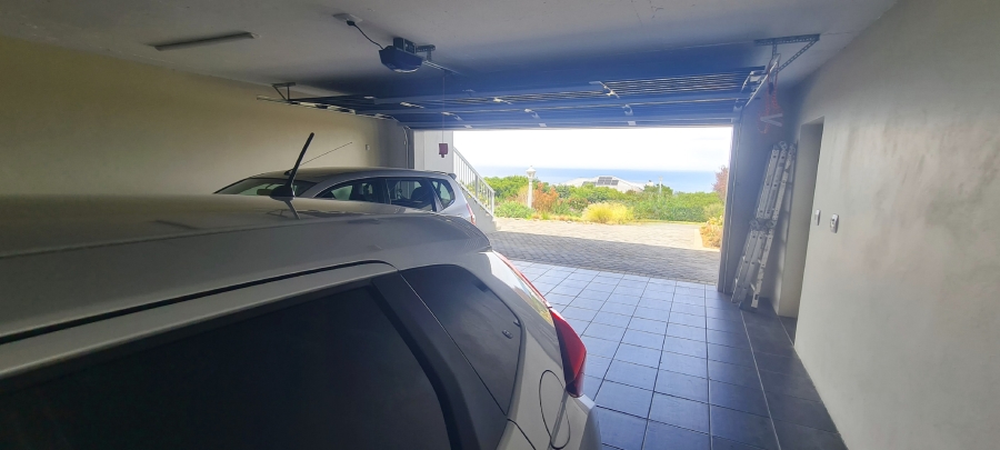 3 Bedroom Property for Sale in Village On Sea Western Cape